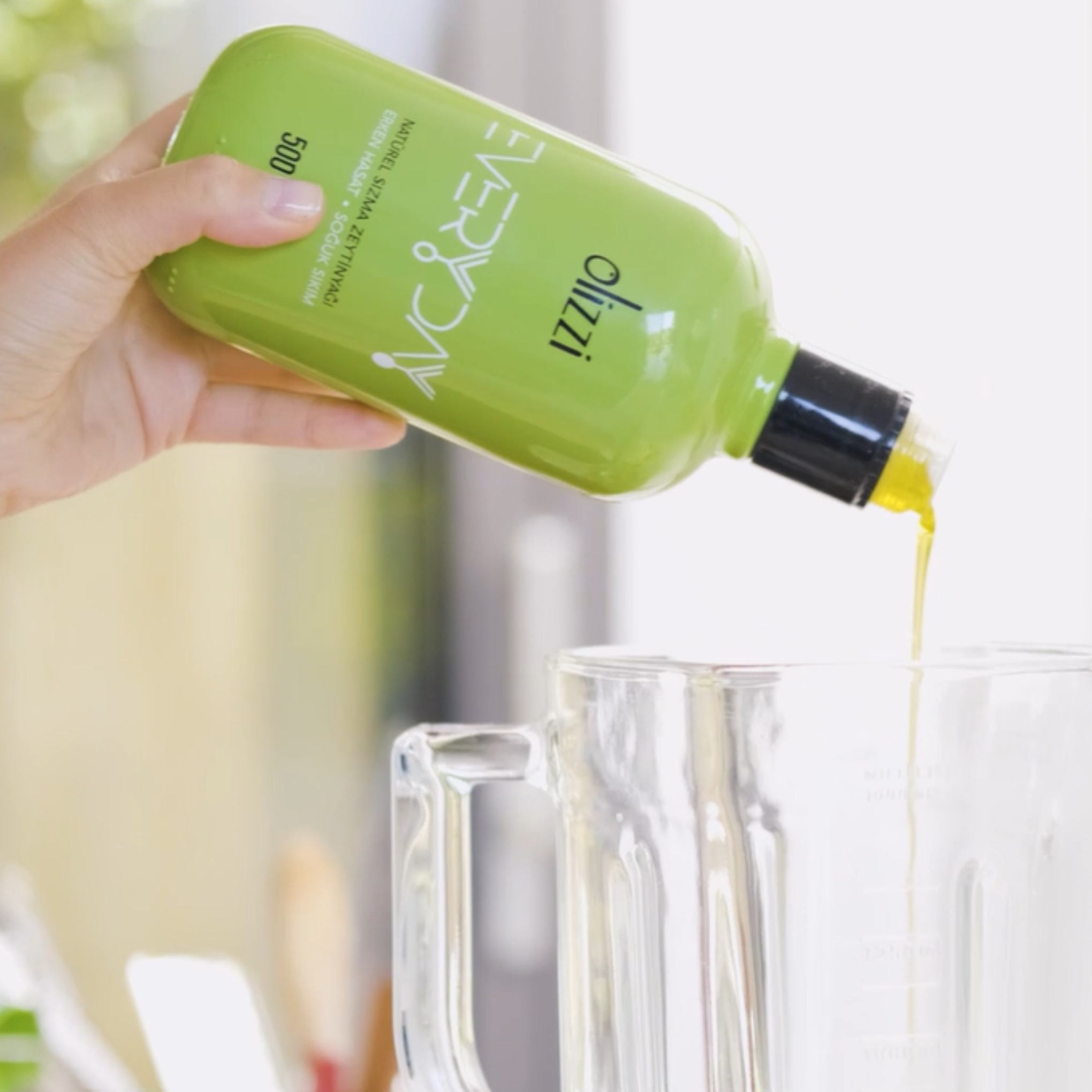 Olizzi Everyday Extra Virgin Olive Oil, Award Winner, Early Harvest, Cold Pressed 3.4 FL OZ