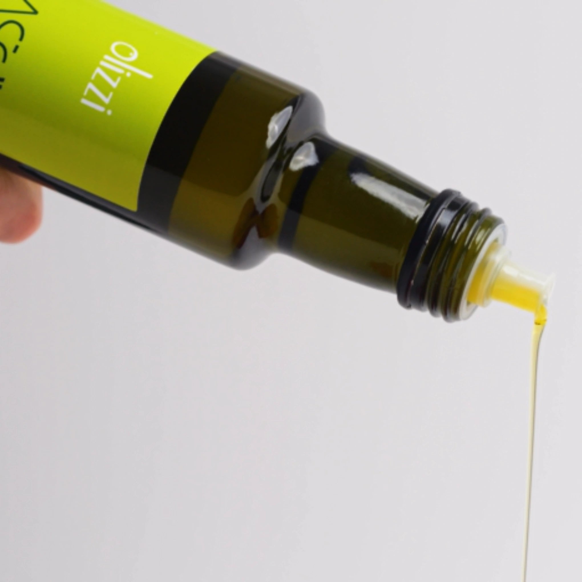 Olizzi Classic Organic Extra Virgin Olive Oil 16.9 FL OZ - Cold Pressed, New Harvest, Hand Picked, USDA Organic, Kosher, Smooth and Delicate EVOO, Salad Dressing, Aceite de Oliva
