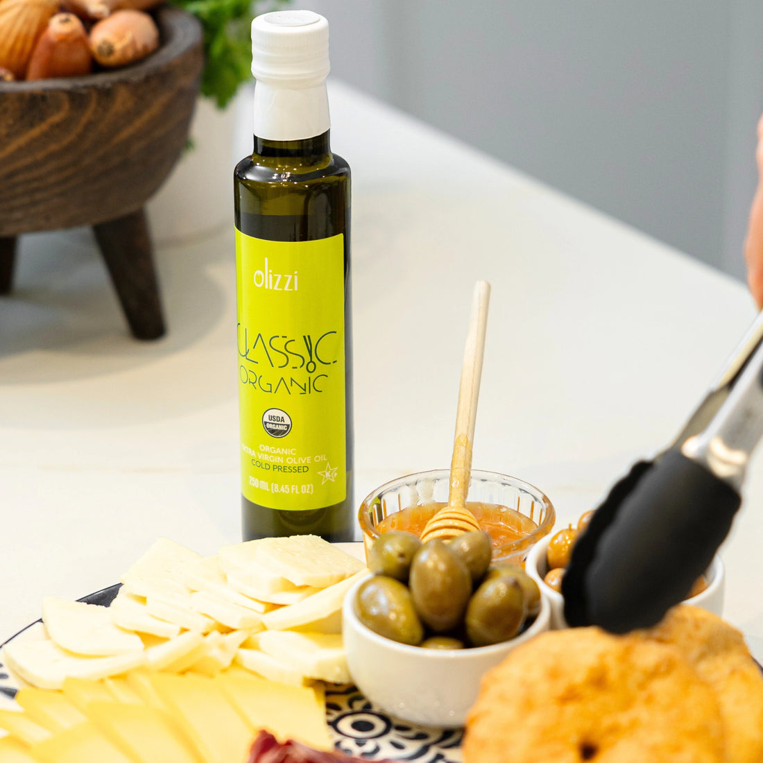 Olizzi Classic Organic Extra Virgin Olive Oil 16.9 FL OZ - Cold Pressed, New Harvest, Hand Picked, USDA Organic, Kosher, Smooth and Delicate EVOO, Salad Dressing, Aceite de Oliva