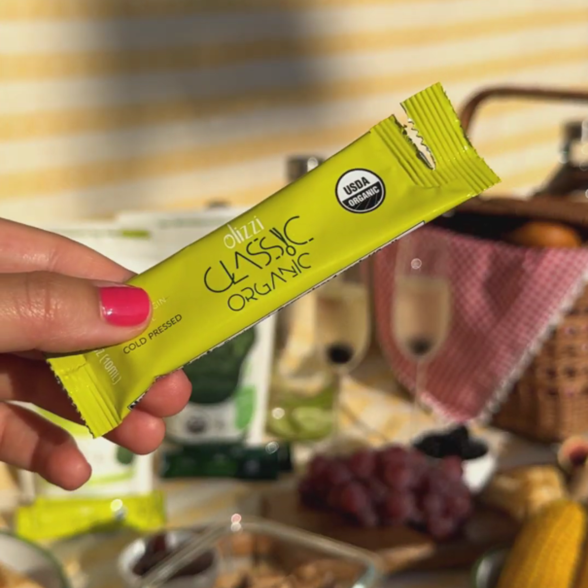 Olizzi Classic Organic Olive Oil Packets Extra Virgin Cold Pressed, New Harvest, Hand Picked, USDA Organic, Kosher, Smooth and Fruity EVOO, Salad Dressing, Individual Packets - 10 Single Use Packs