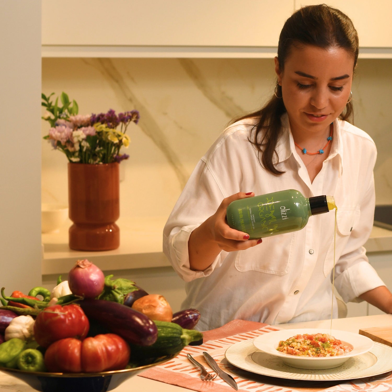 Olizzi Premium Organic Extra Virgin Olive Oil, Award Winner, Early Harvest, Cold Pressed 8.45 FL OZ